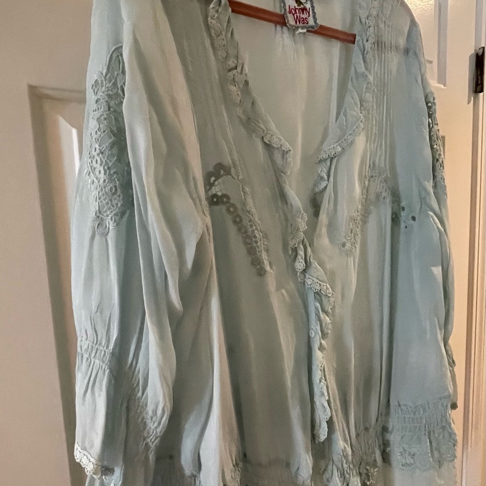 JohnnyWas boho button down blouse. - Picture 10 of 12